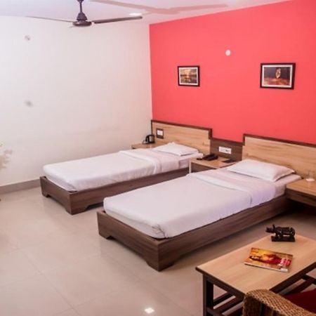 Hotel Aatreyee Dibrugarh Exteriér fotografie