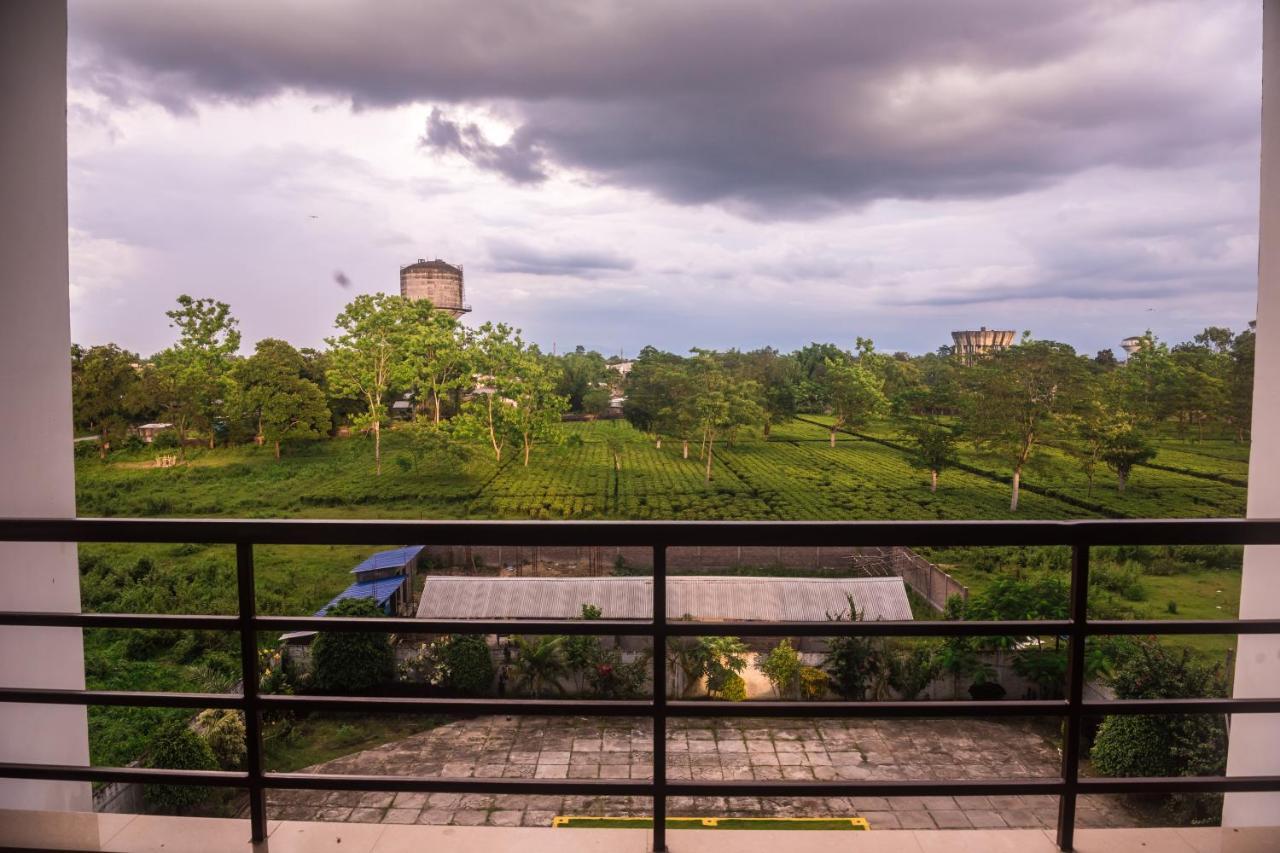 Hotel Aatreyee Dibrugarh Exteriér fotografie