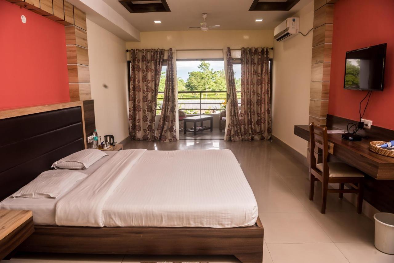 Hotel Aatreyee Dibrugarh Exteriér fotografie