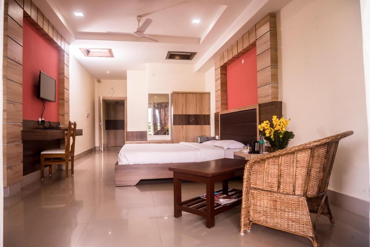 Hotel Aatreyee Dibrugarh Exteriér fotografie