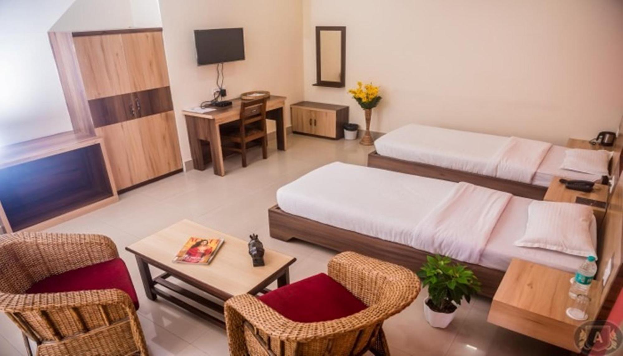 Hotel Aatreyee Dibrugarh Exteriér fotografie