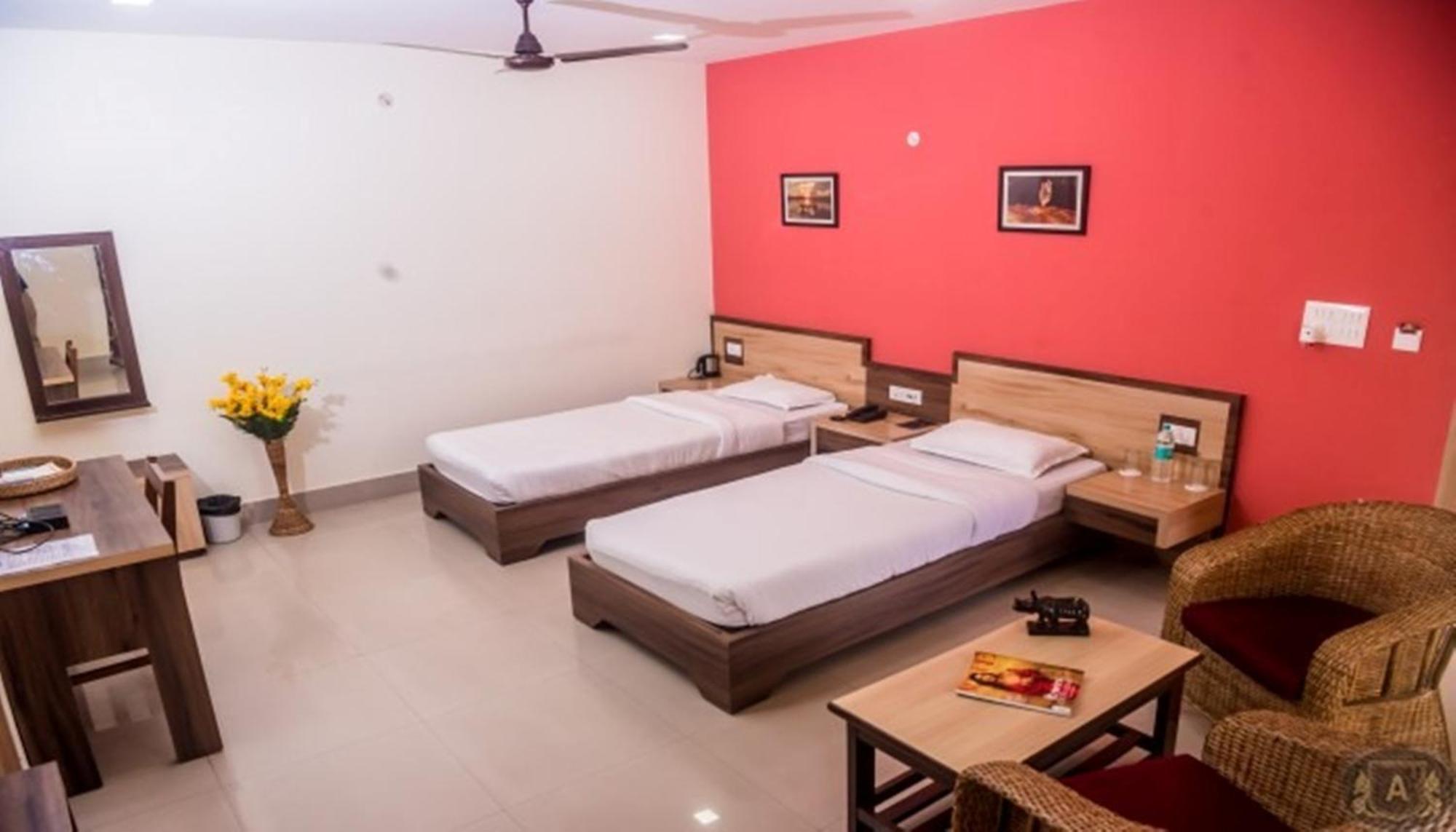Hotel Aatreyee Dibrugarh Exteriér fotografie
